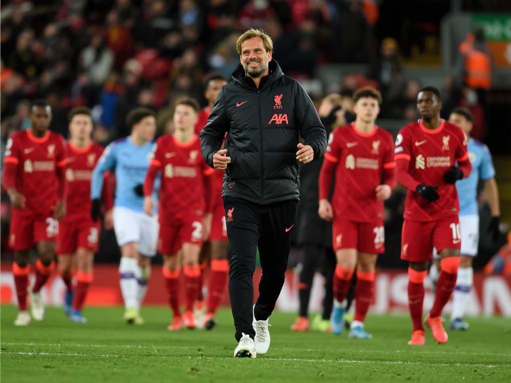 曼城稳居英超冠军赔率榜首,红军紧追其后 相比曼城,利物浦本赛季的表现同样令人期待